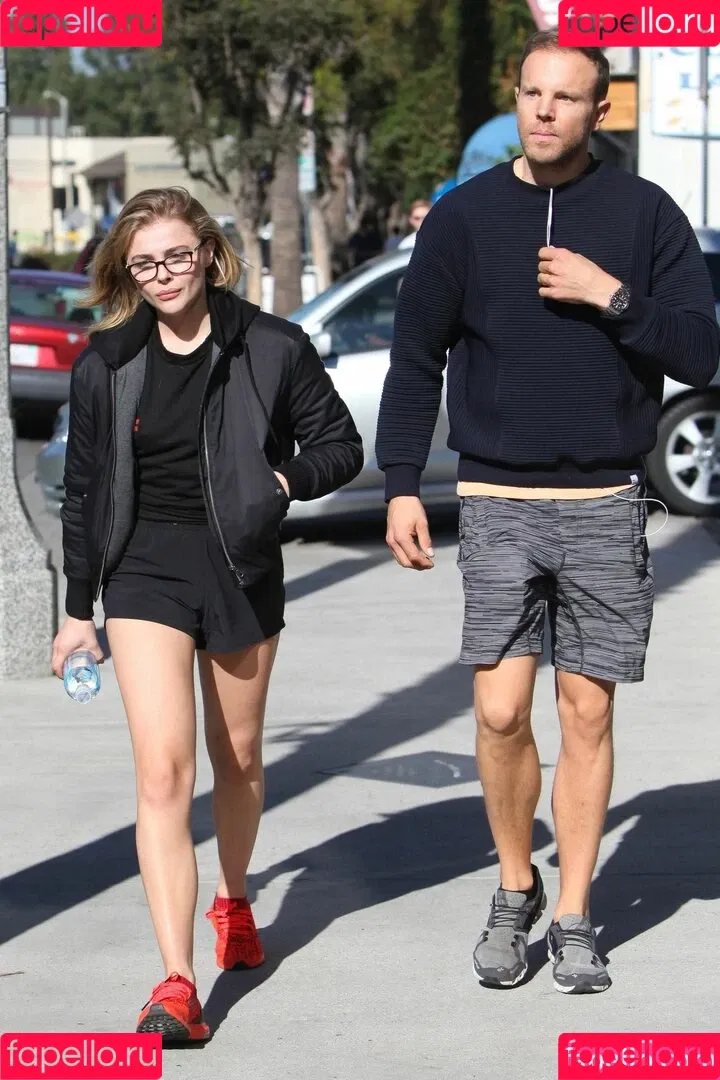 Chloë Grace Moretz / chloegmoretz / https: Onlyfans Photo Gallery 
