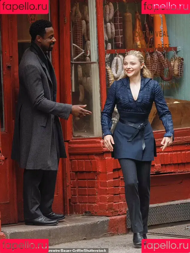 Chloë Grace Moretz / chloegmoretz / https: Onlyfans Photo Gallery 