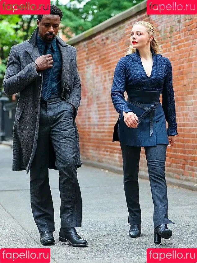 Chloë Grace Moretz / chloegmoretz / https: Onlyfans Photo Gallery 