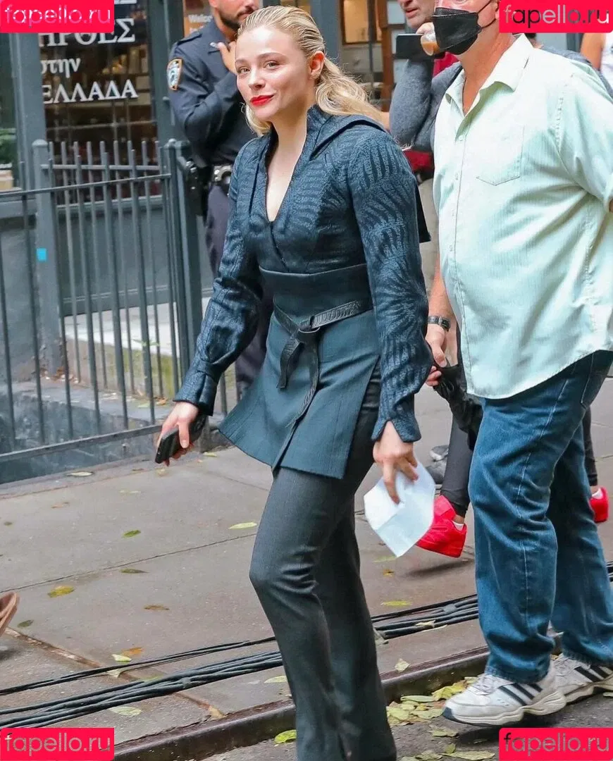 Chloë Grace Moretz / chloegmoretz / https: Onlyfans Photo Gallery 