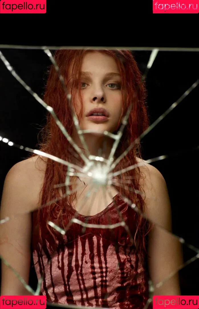 Chloë Grace Moretz / chloegmoretz / https: Onlyfans Photo Gallery 