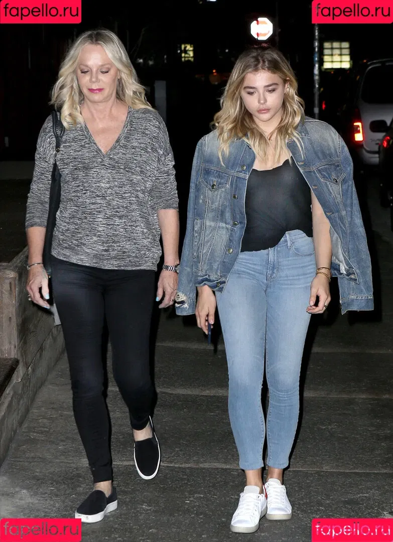 Chloë Grace Moretz / chloegmoretz / https: Onlyfans Photo Gallery 