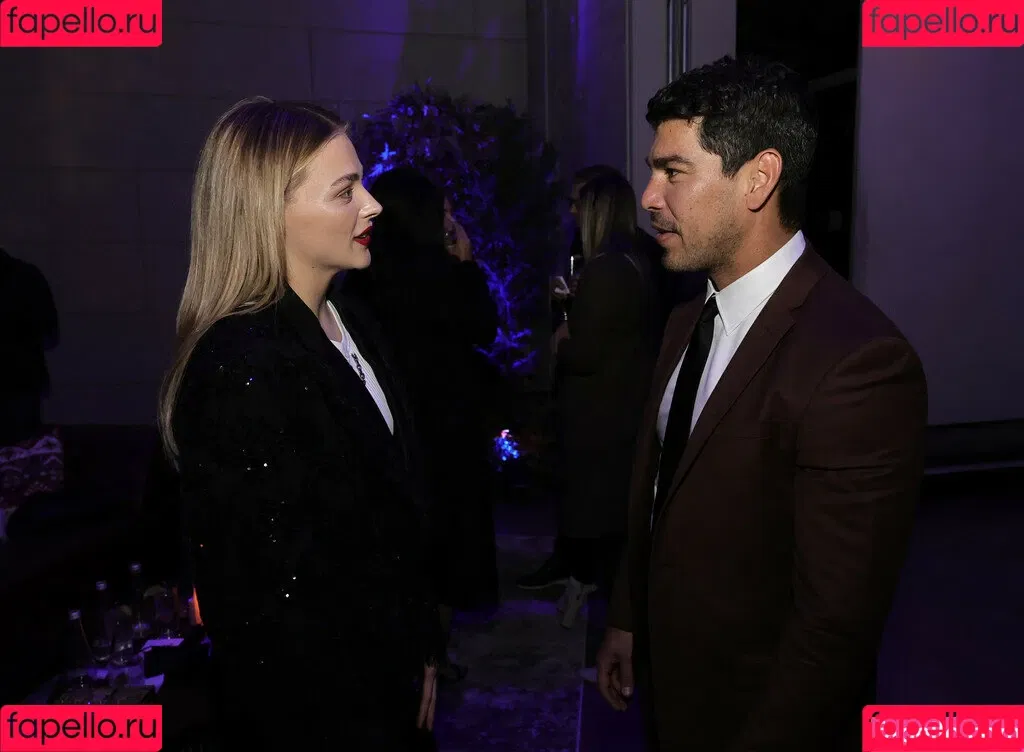 Chloë Grace Moretz / chloegmoretz / https: Onlyfans Photo Gallery 