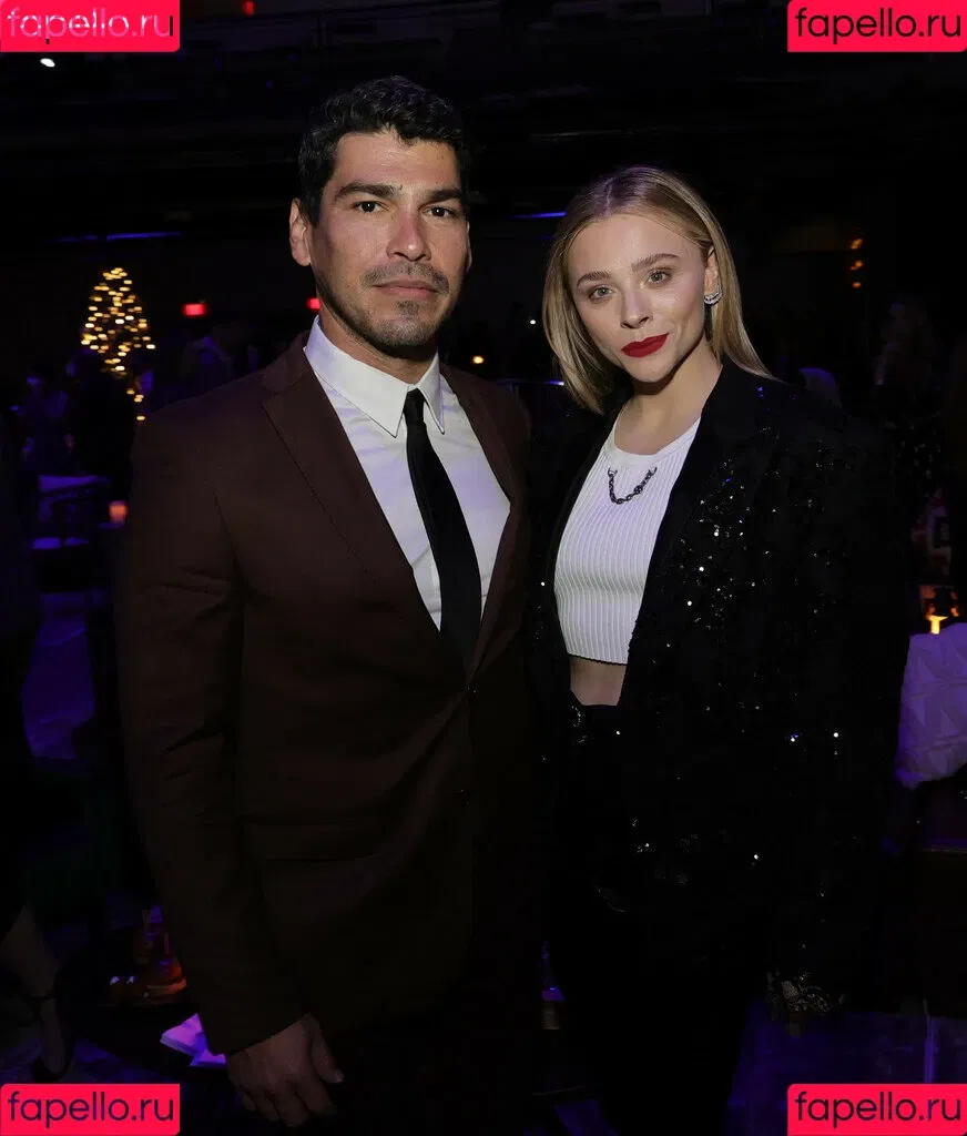Chloë Grace Moretz / chloegmoretz / https: Onlyfans Photo Gallery 