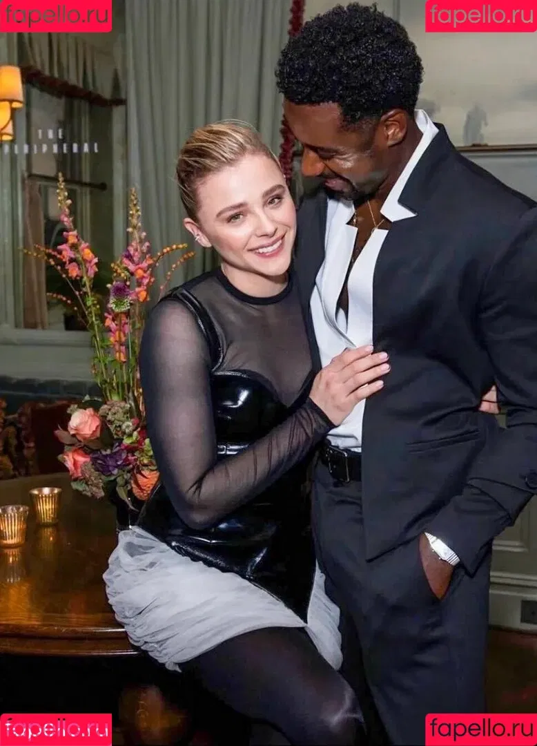 Chloë Grace Moretz / chloegmoretz / https: Onlyfans Photo Gallery 