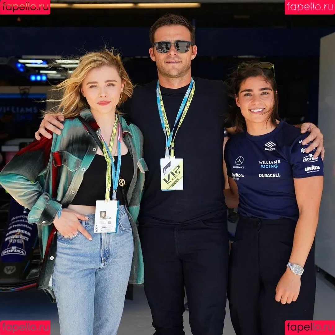 Chloë Grace Moretz / chloegmoretz / https: Onlyfans Photo Gallery 