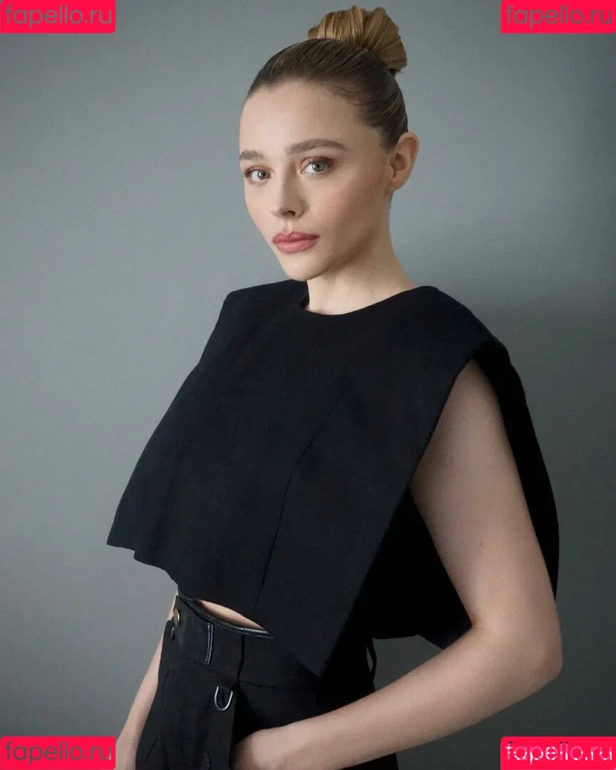 Chloë Grace Moretz / chloegmoretz / https: Onlyfans Photo Gallery 
