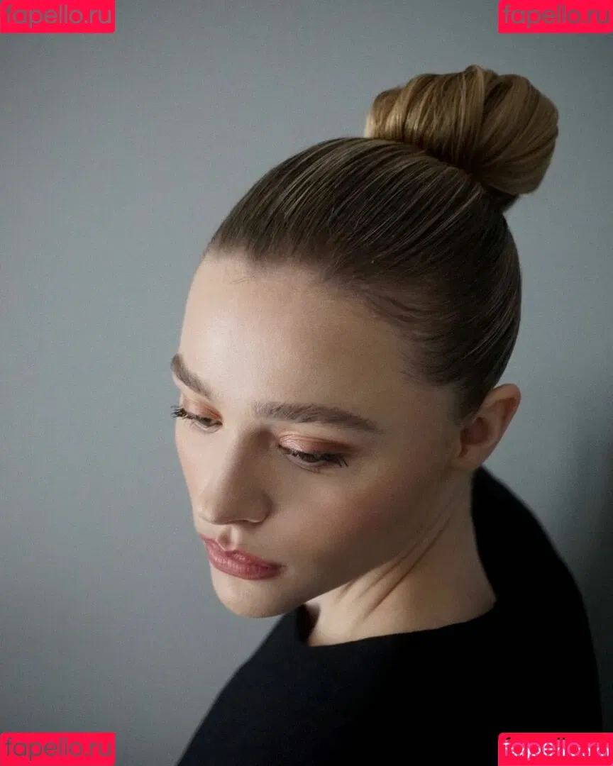 Chloë Grace Moretz / chloegmoretz / https: Onlyfans Photo Gallery 