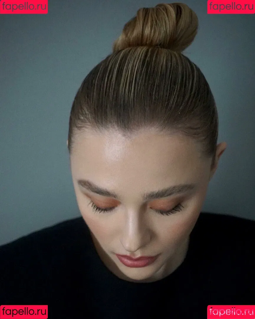 Chloë Grace Moretz / chloegmoretz / https: Onlyfans Photo Gallery 