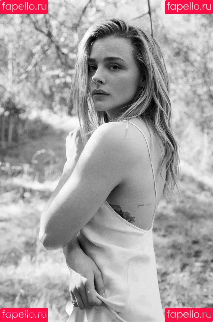 Chloë Grace Moretz / chloegmoretz / https: Onlyfans Photo Gallery 