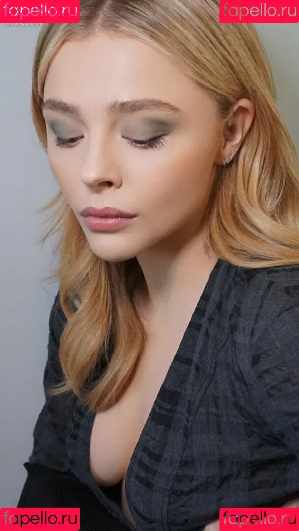 Chloë Grace Moretz / chloegmoretz / https: Onlyfans Photo Gallery 