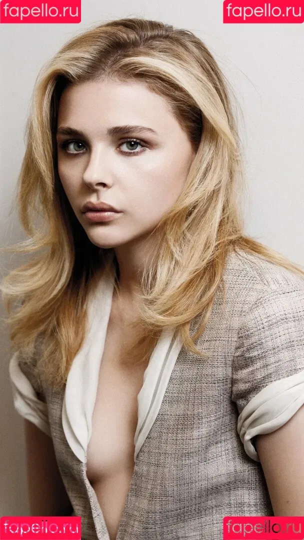 Chloë Grace Moretz / chloegmoretz / https: Onlyfans Photo Gallery 