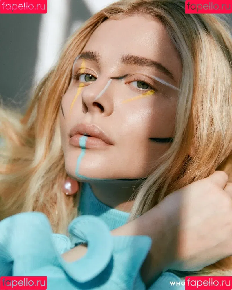 Chloë Grace Moretz / chloegmoretz / https: Onlyfans Photo Gallery 