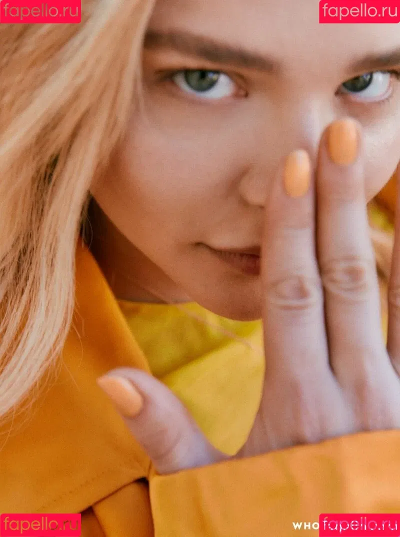 Chloë Grace Moretz / chloegmoretz / https: Onlyfans Photo Gallery 