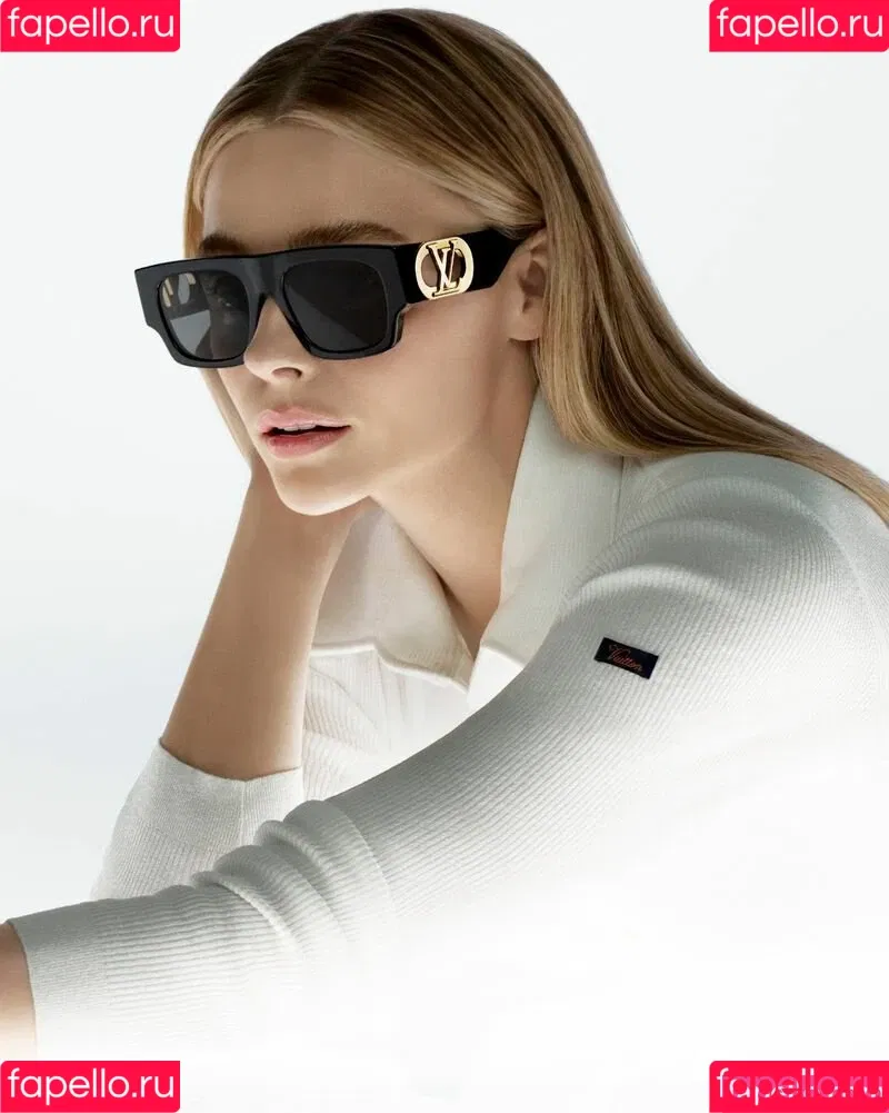 Chloë Grace Moretz / chloegmoretz / https: Onlyfans Photo Gallery 