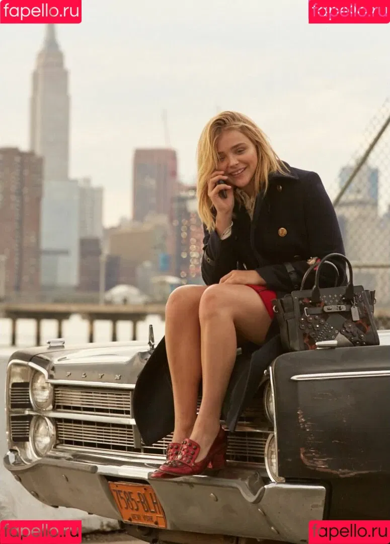 Chloë Grace Moretz / chloegmoretz / https: Onlyfans Photo Gallery 