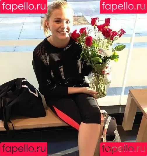Chloë Grace Moretz / chloegmoretz / https: Onlyfans Photo Gallery 