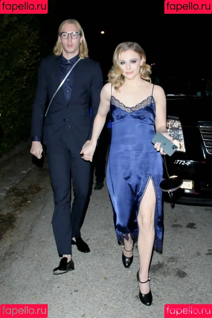 Chloë Grace Moretz / chloegmoretz / https: Onlyfans Photo Gallery 