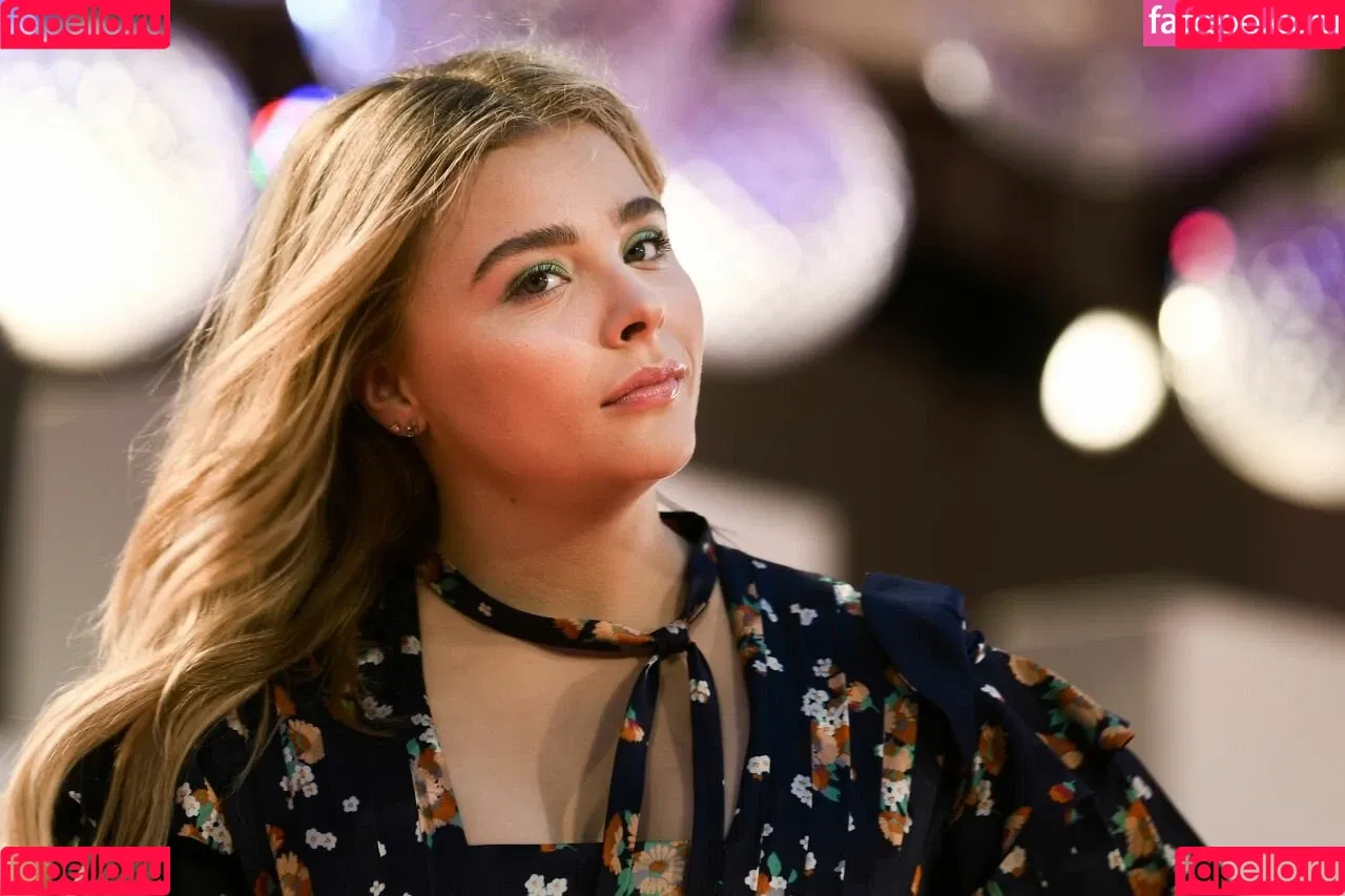 Chloë Grace Moretz / chloegmoretz / https: Onlyfans Photo Gallery 