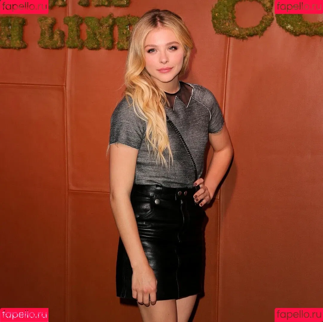 Chloë Grace Moretz / chloegmoretz / https: Onlyfans Photo Gallery 