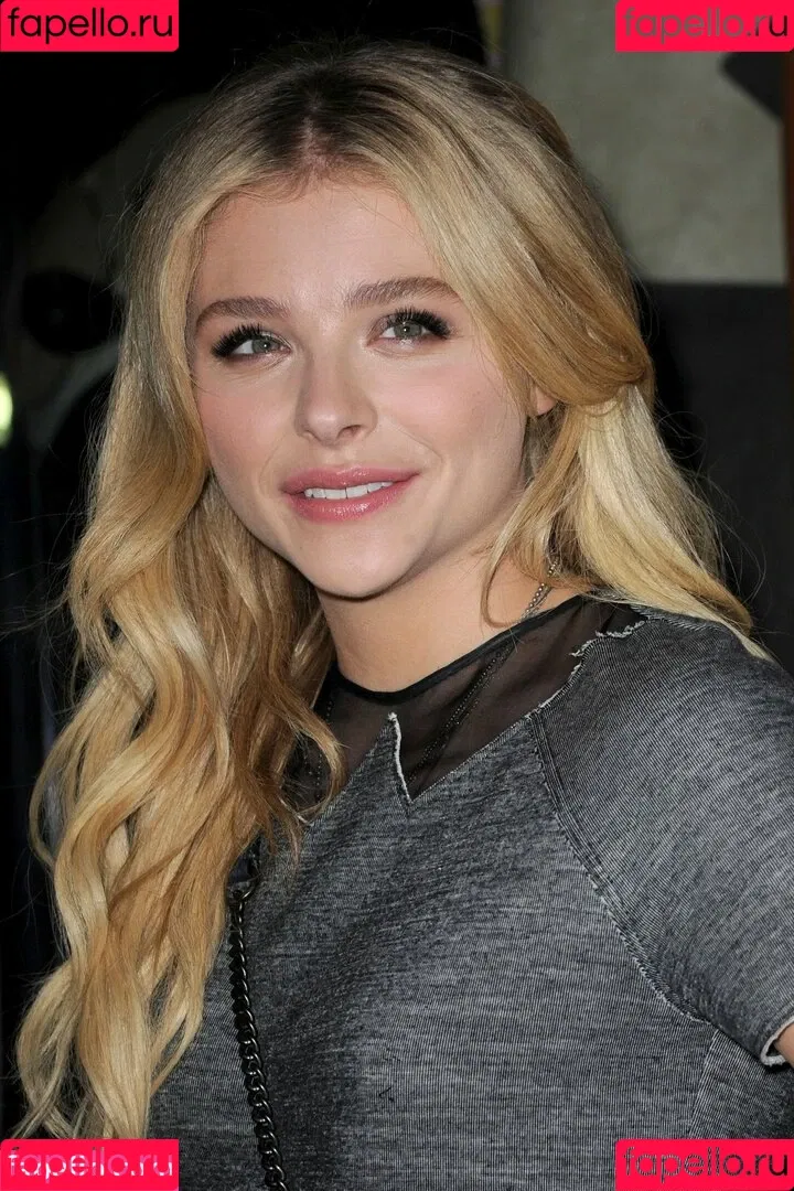 Chloë Grace Moretz / chloegmoretz / https: Onlyfans Photo Gallery 