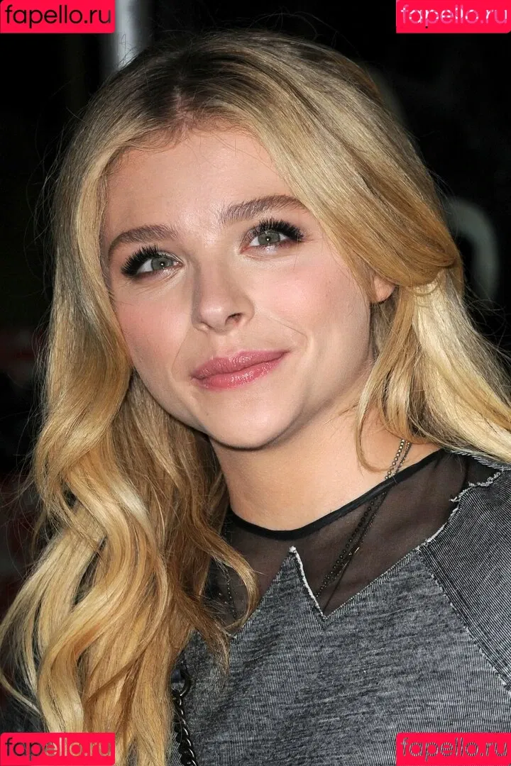 Chloë Grace Moretz / chloegmoretz / https: Onlyfans Photo Gallery 