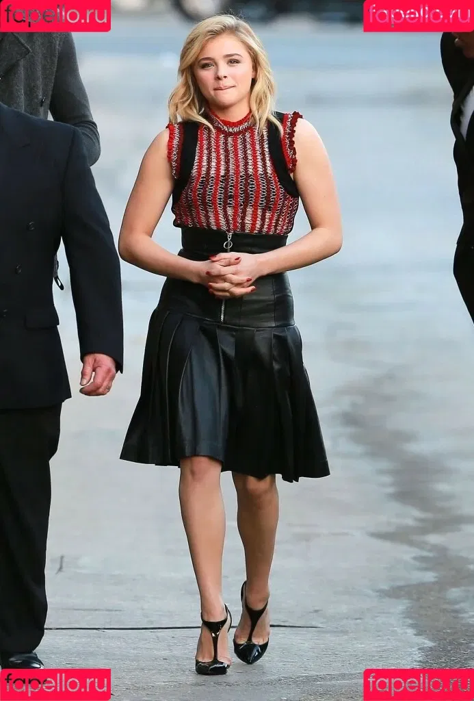 Chloë Grace Moretz / chloegmoretz / https: Onlyfans Photo Gallery 
