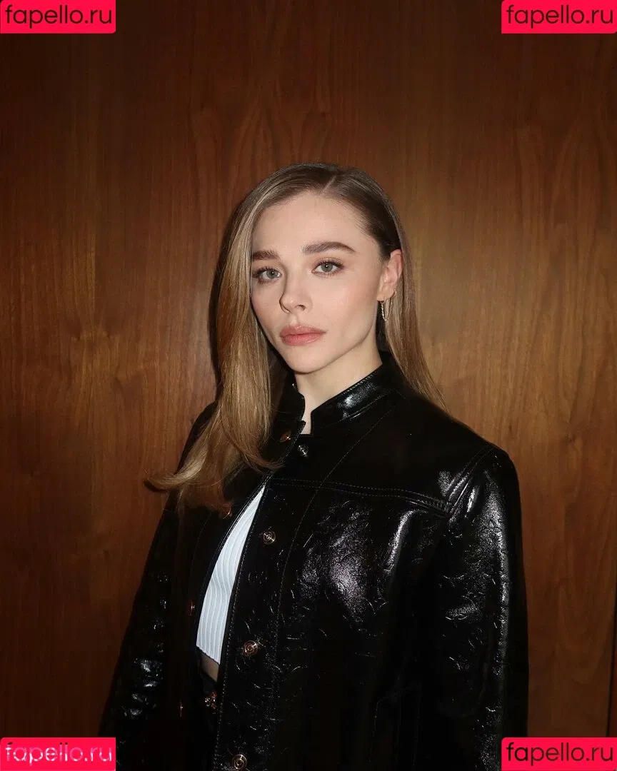 Chloë Grace Moretz / chloegmoretz / https: Onlyfans Photo Gallery 