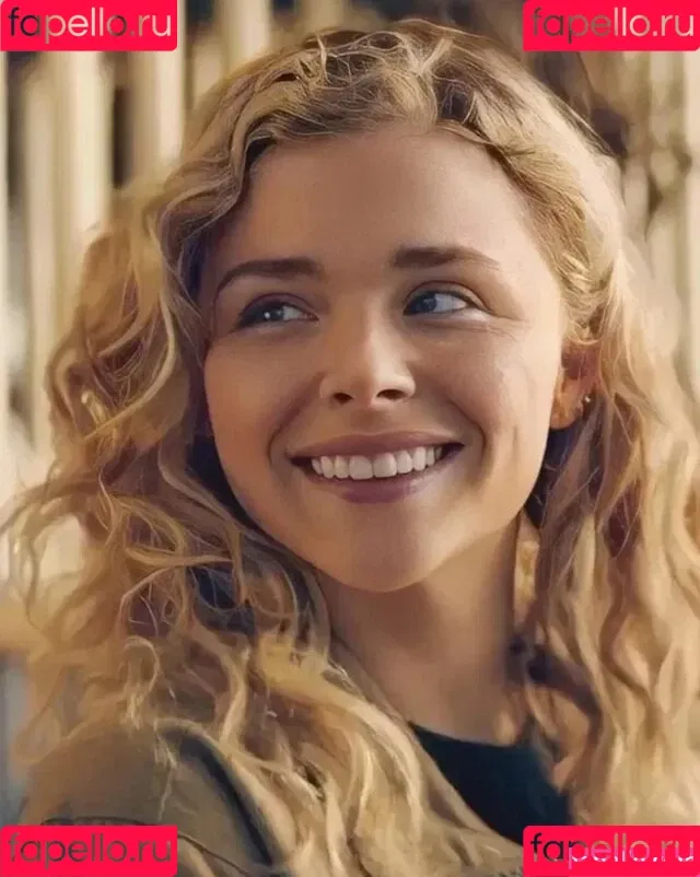 Chloë Grace Moretz / chloegmoretz / https: Onlyfans Photo Gallery 