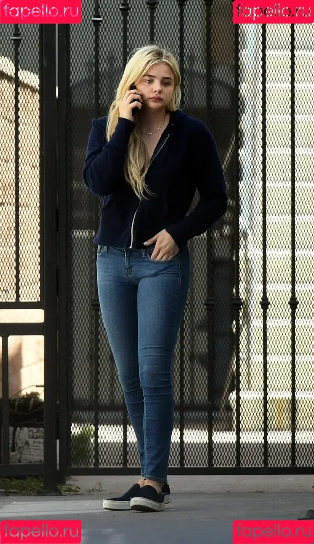 Chloë Grace Moretz / chloegmoretz / https: Onlyfans Photo Gallery 