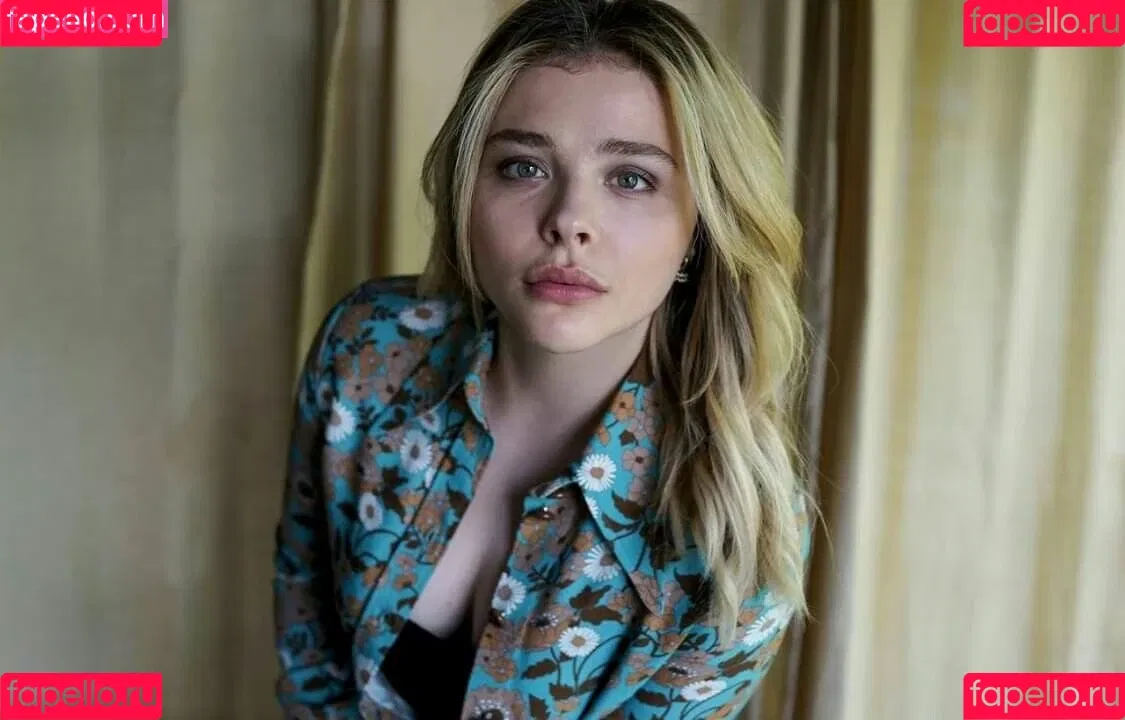Chloë Grace Moretz / chloegmoretz / https: Onlyfans Photo Gallery 