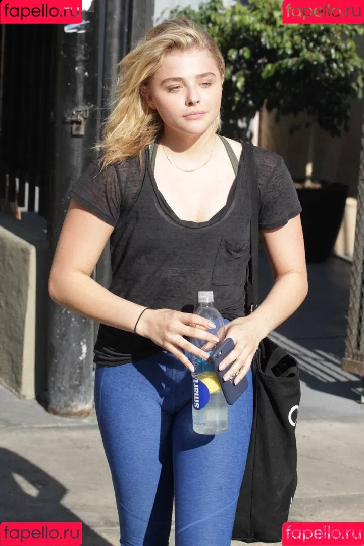 Chloë Grace Moretz / chloegmoretz / https: Onlyfans Photo Gallery 