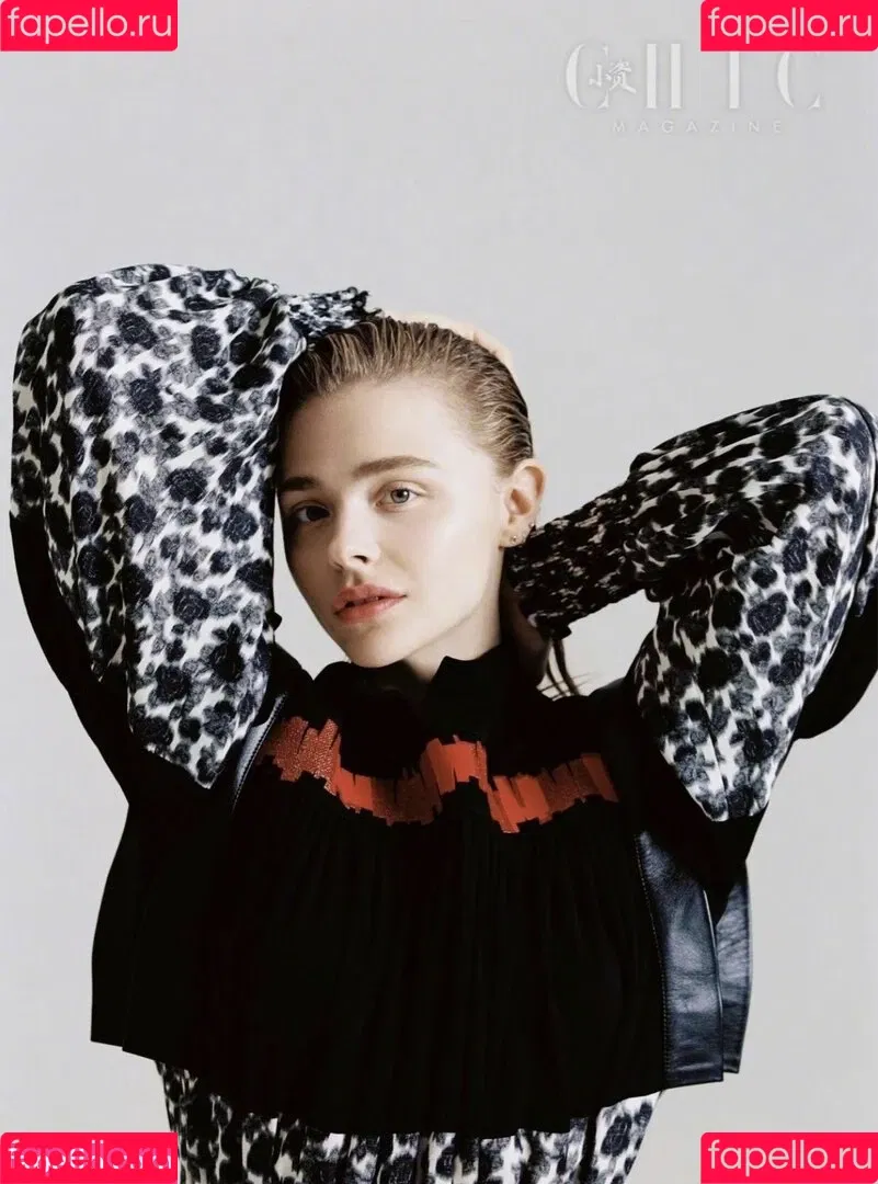 Chloë Grace Moretz / chloegmoretz / https: Onlyfans Photo Gallery 