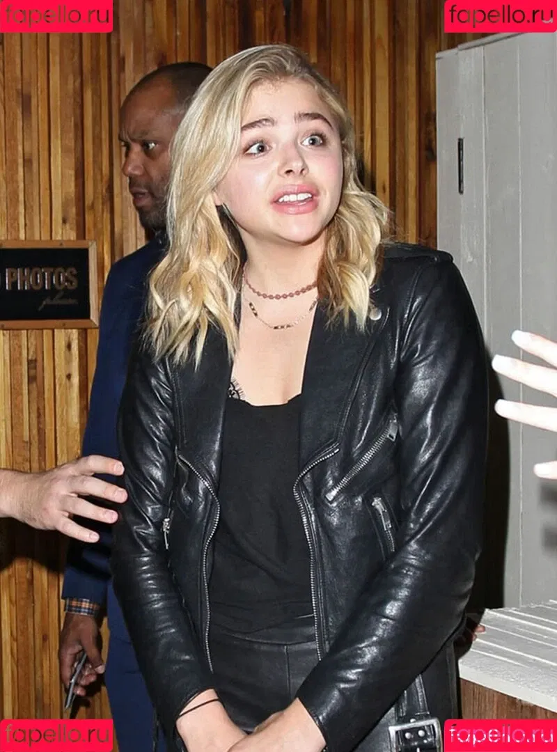 Chloë Grace Moretz / chloegmoretz / https: Onlyfans Photo Gallery 
