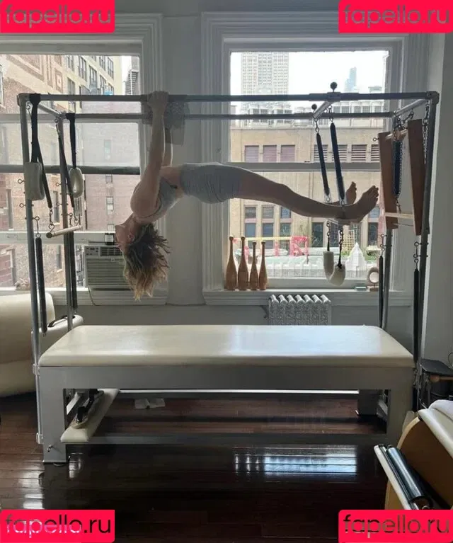 Chloë Grace Moretz / chloegmoretz / https: Onlyfans Photo Gallery 