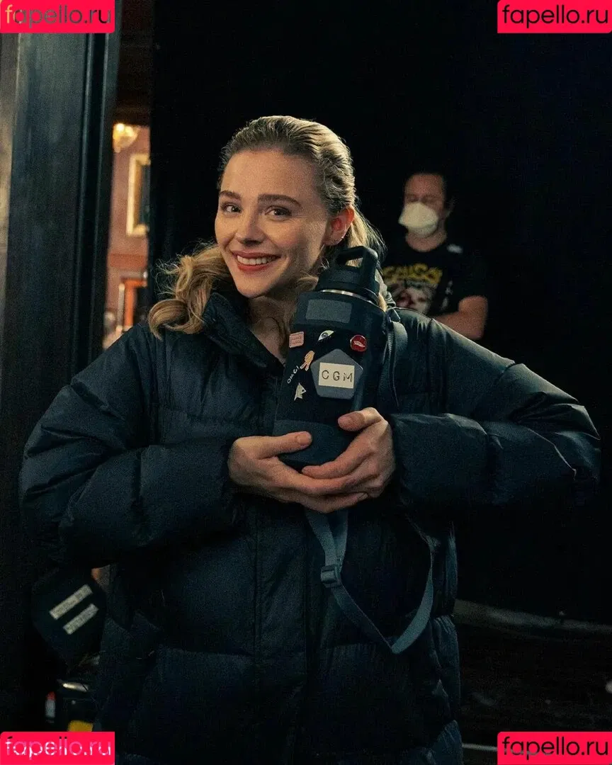 Chloë Grace Moretz / chloegmoretz / https: Onlyfans Photo Gallery 