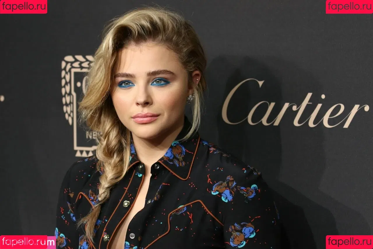 Chloë Grace Moretz / chloegmoretz / https: Onlyfans Photo Gallery 
