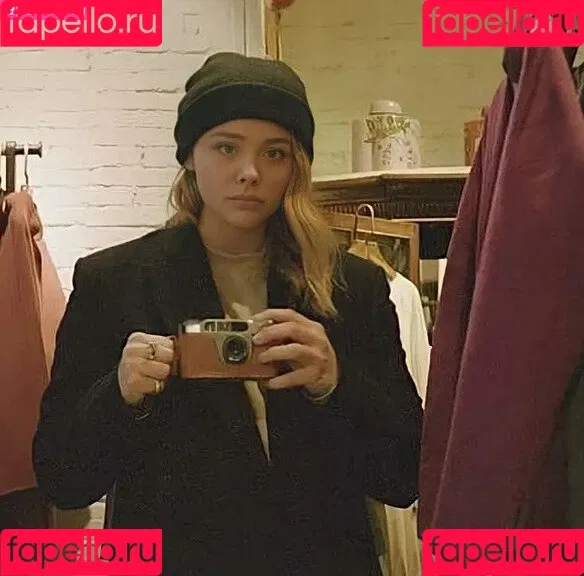 Chloë Grace Moretz / chloegmoretz / https: Onlyfans Photo Gallery 