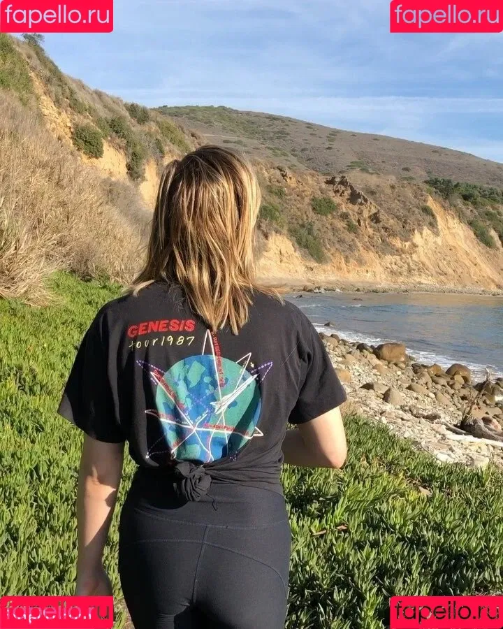 Chloë Grace Moretz / chloegmoretz / https: Onlyfans Photo Gallery 