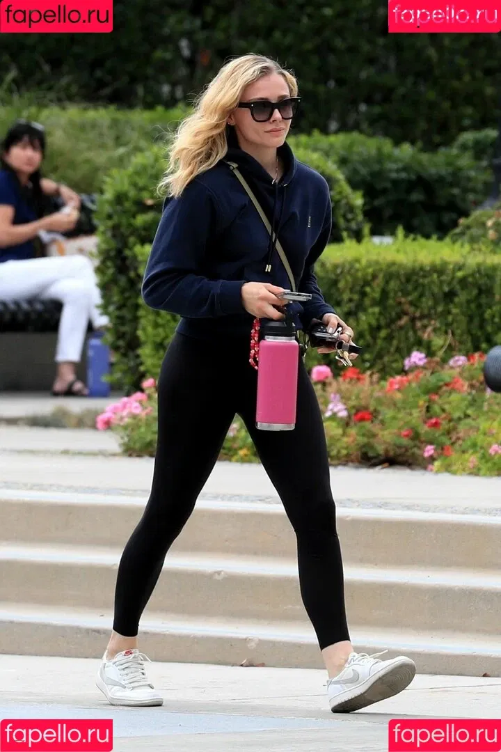 Chloë Grace Moretz / chloegmoretz / https: Onlyfans Photo Gallery 