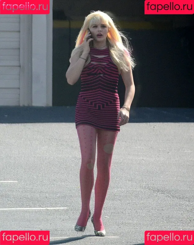 Chloë Grace Moretz / chloegmoretz / https: Onlyfans Photo Gallery 