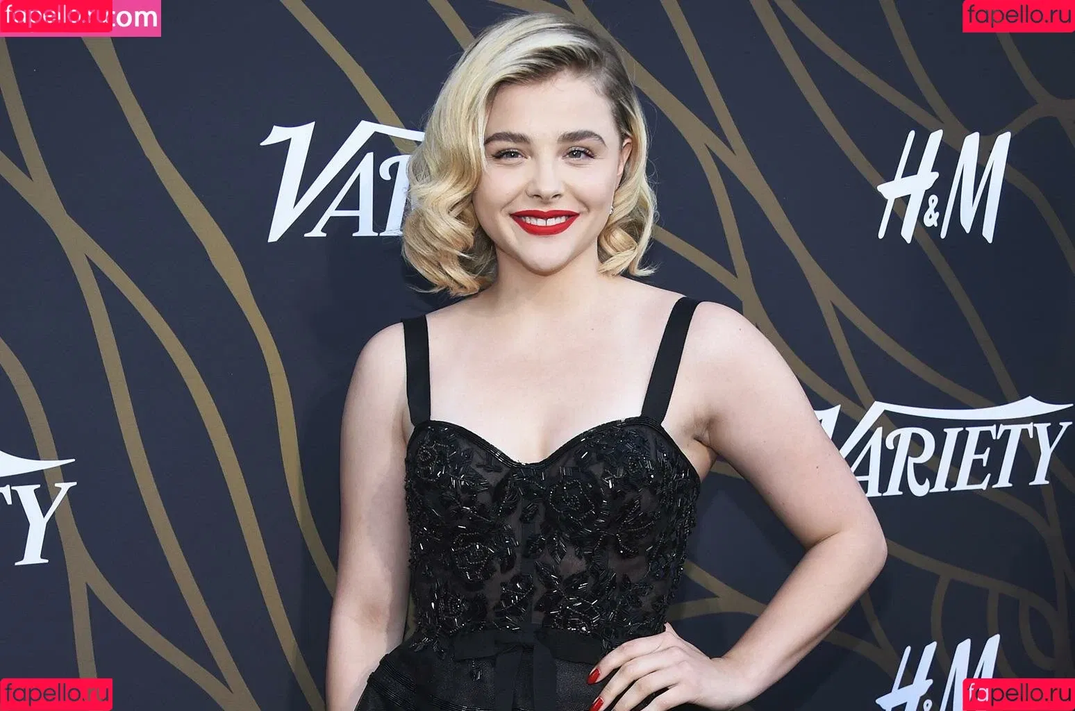 Chloë Grace Moretz / chloegmoretz / https: Onlyfans Photo Gallery 