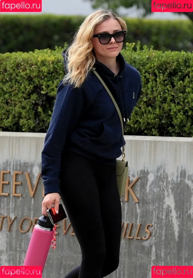 Chloë Grace Moretz / chloegmoretz / https: Onlyfans Photo Gallery 