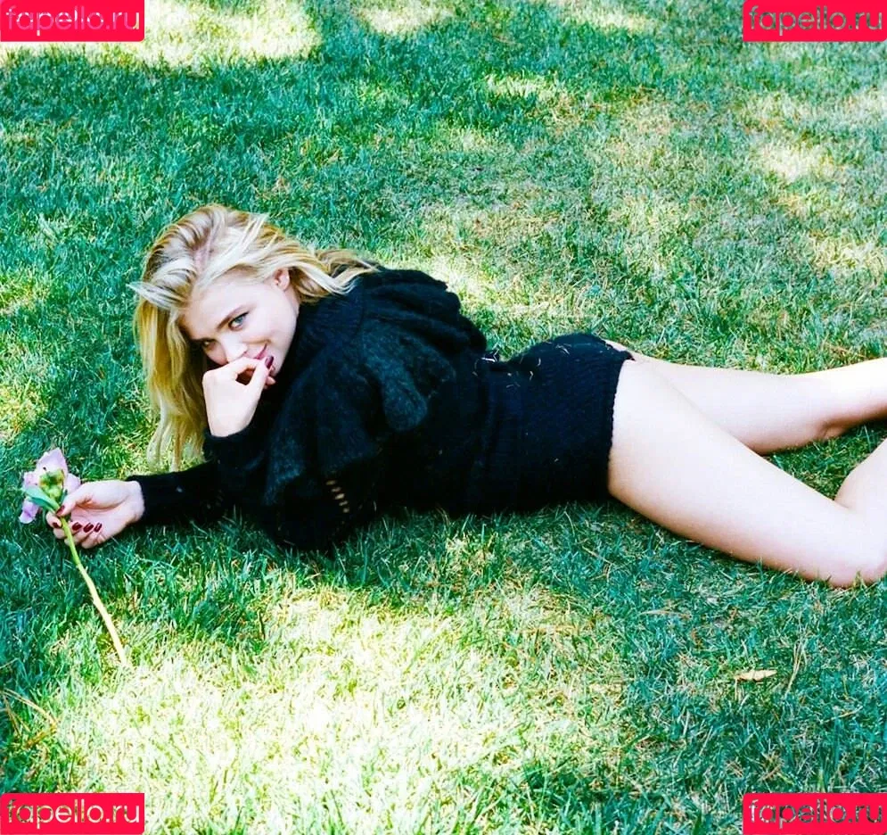 Chloë Grace Moretz / chloegmoretz / https: Onlyfans Photo Gallery 