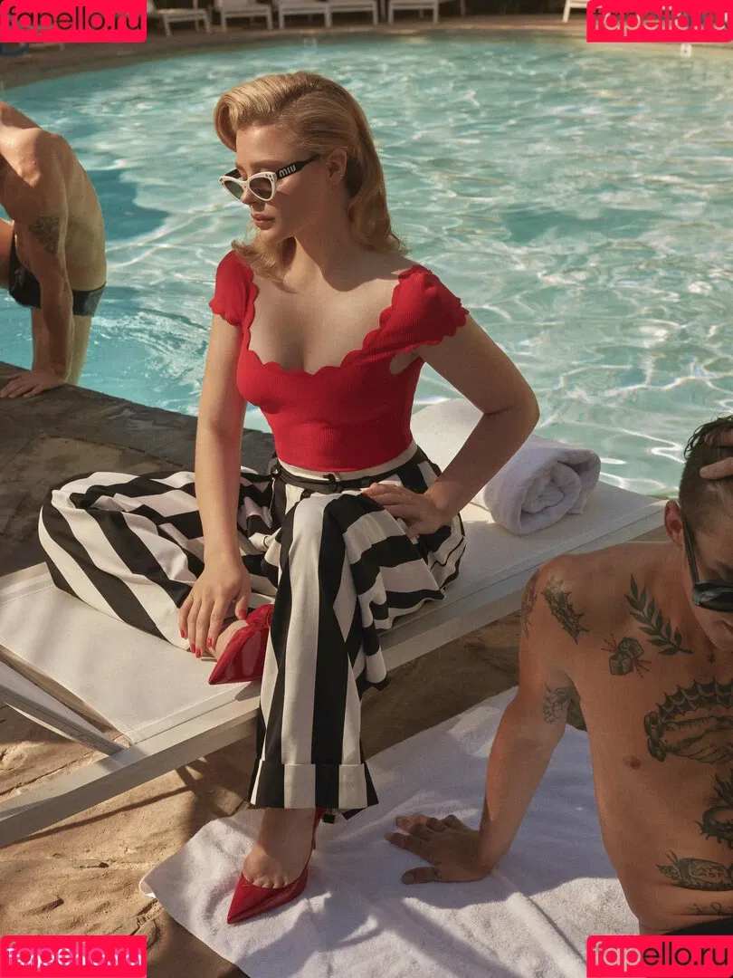 Chloë Grace Moretz / chloegmoretz / https: Onlyfans Photo Gallery 