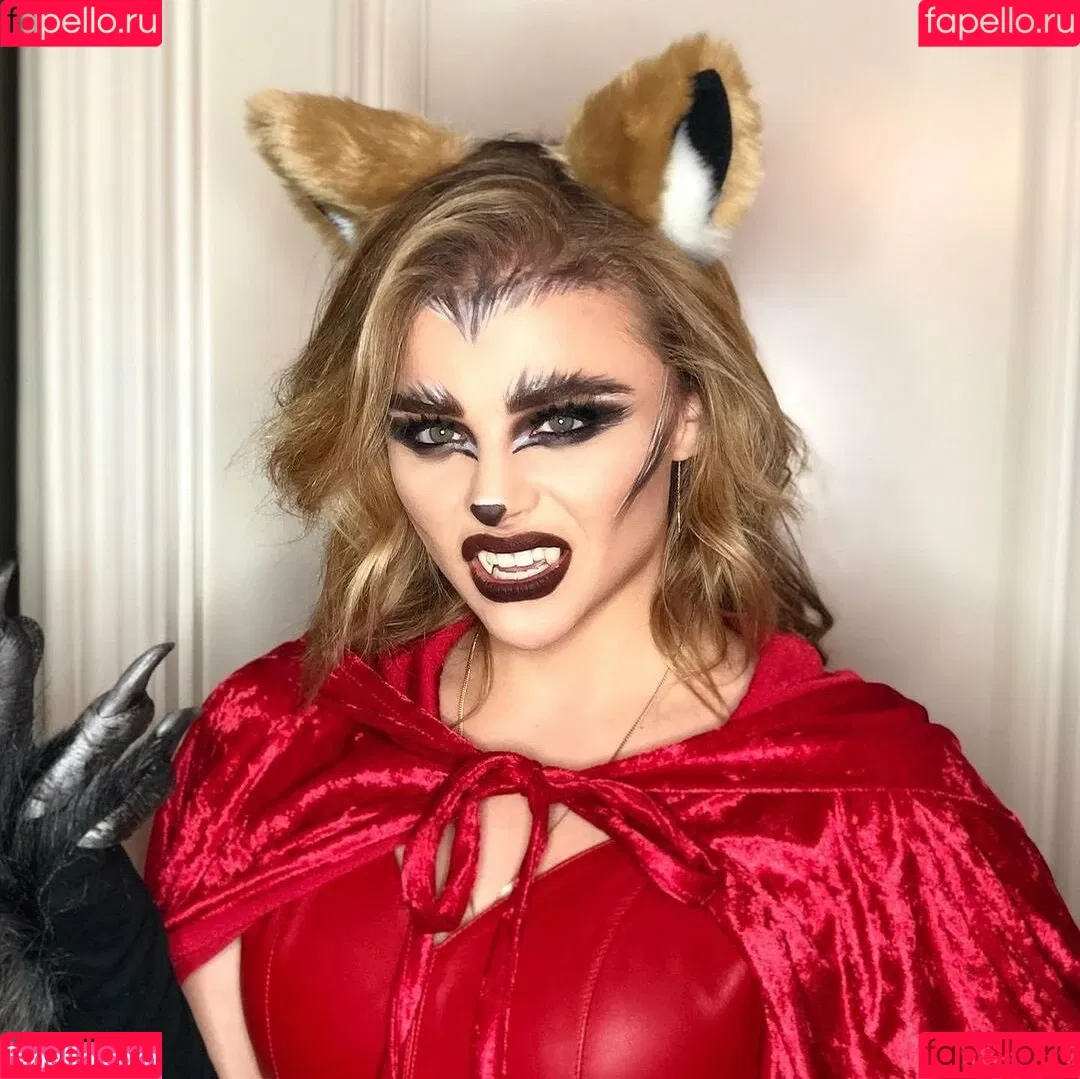 Chloë Grace Moretz / chloegmoretz / https: Onlyfans Photo Gallery 