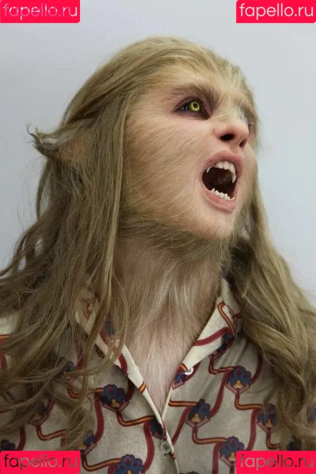 Chloë Grace Moretz / chloegmoretz / https: Onlyfans Photo Gallery 