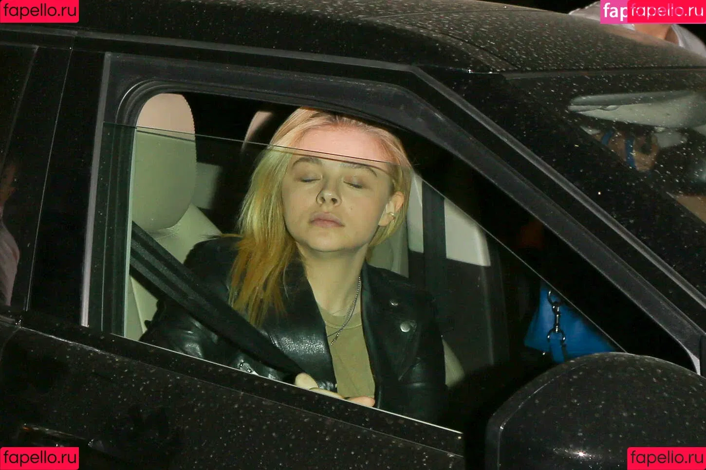 Chloë Grace Moretz / chloegmoretz / https: Onlyfans Photo Gallery 