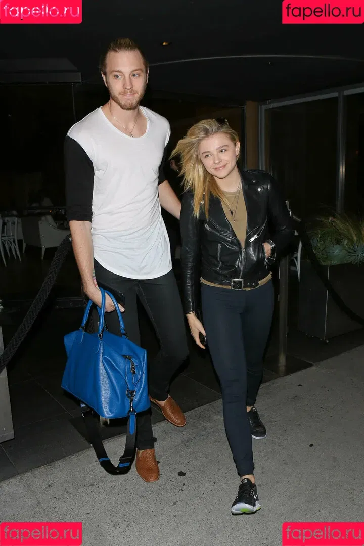Chloë Grace Moretz / chloegmoretz / https: Onlyfans Photo Gallery 