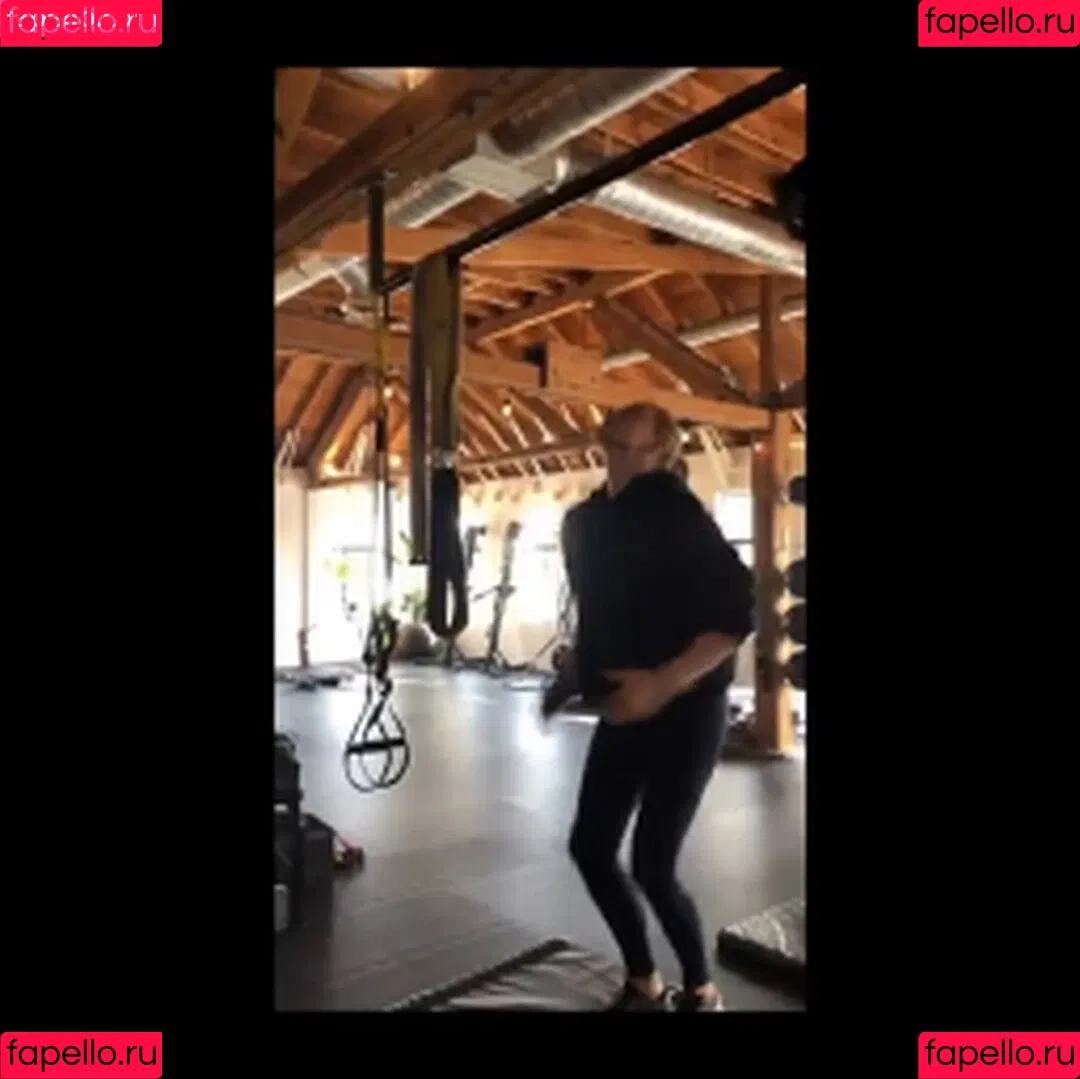 Chloë Grace Moretz / chloegmoretz / https: Onlyfans Photo Gallery 